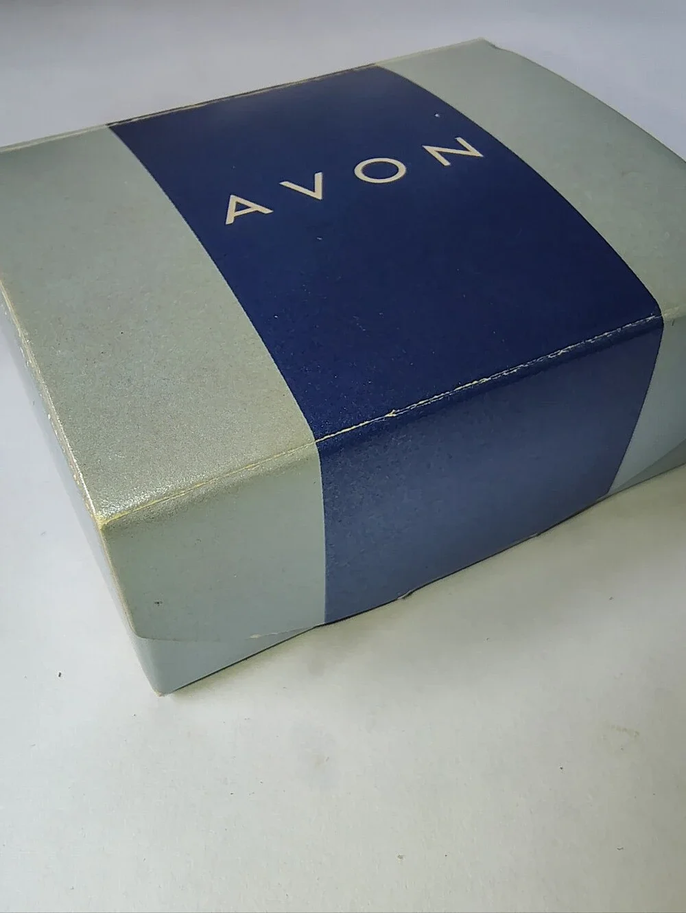 1990's Avon Rose Accented‎ Heart Pin